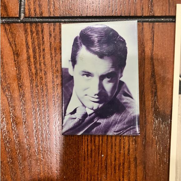 4 Cary Grant Vintage Black & White Postcards, 1 Magnet & 3 Bookmarks! - Picture 14 of 16